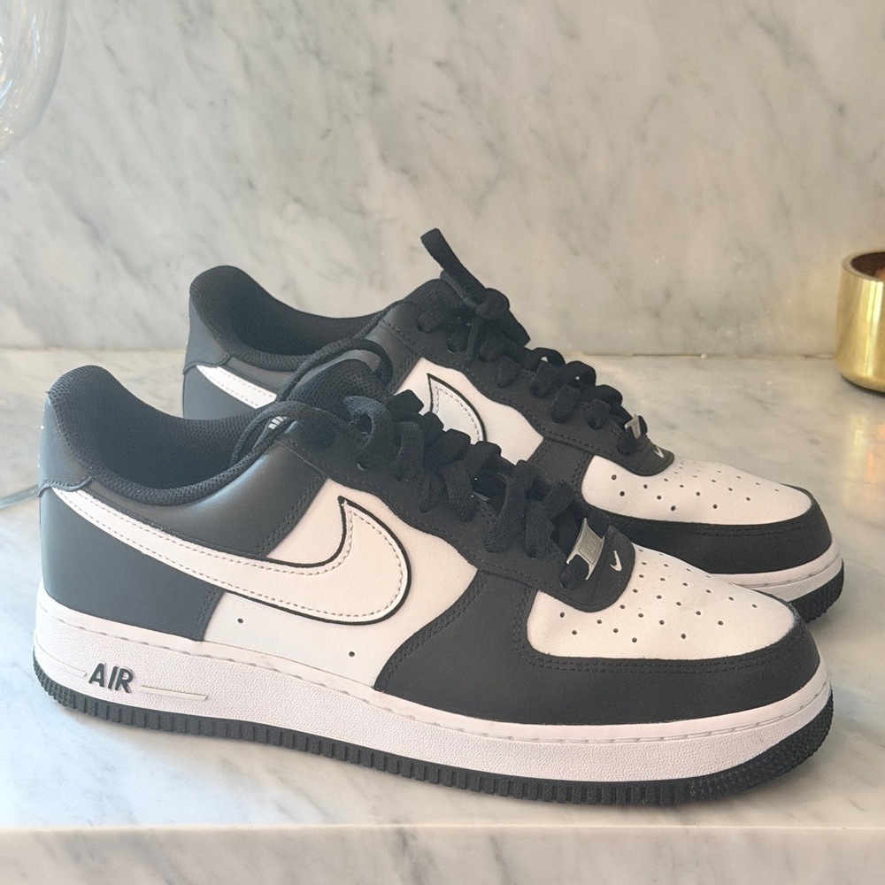 Nike Air Force 1 ’07 Black/White Sneakers Men’s Size 11 NIB